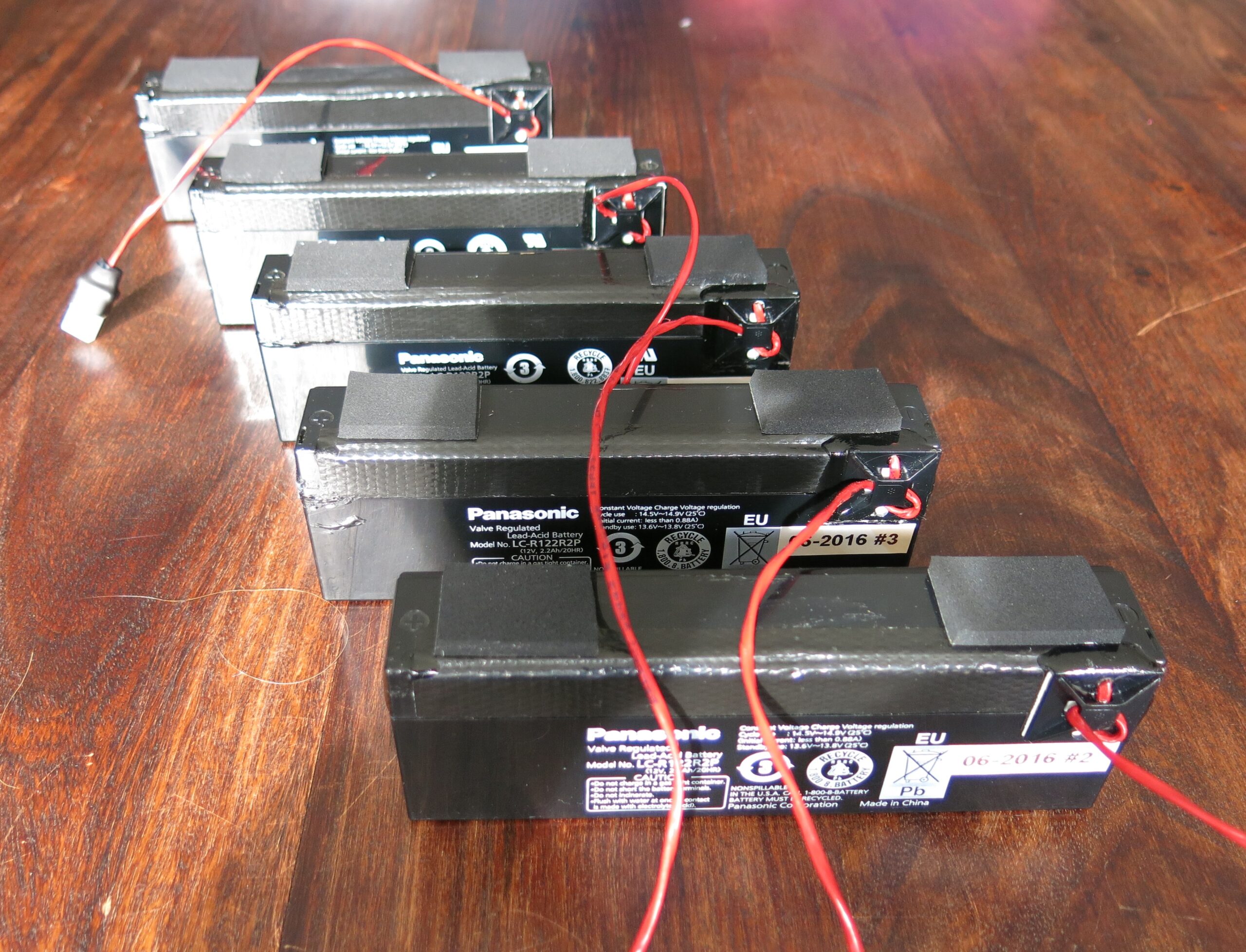 Magnetometer batteries